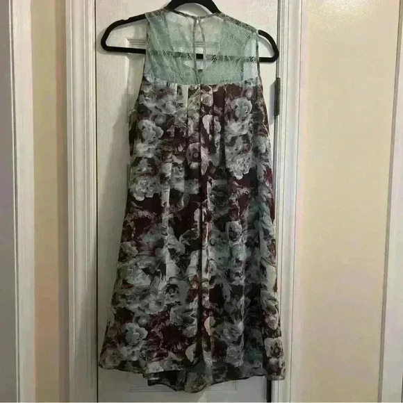 BCBGeneration Maroon and blue floral Shift Dress - Picture 4 of 5